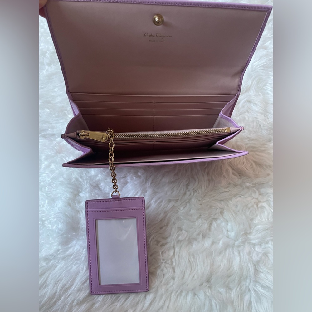 SALVATORE FERRAGAMO✨ LILAC WALLET - Picture 4 of 11